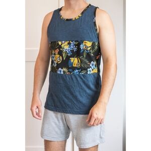 Despicable Me Minion Made Mens Tank Top Blue Floral Print Medium